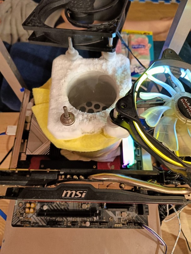 Ryzen 9600X zamrożona platforma podczas testów